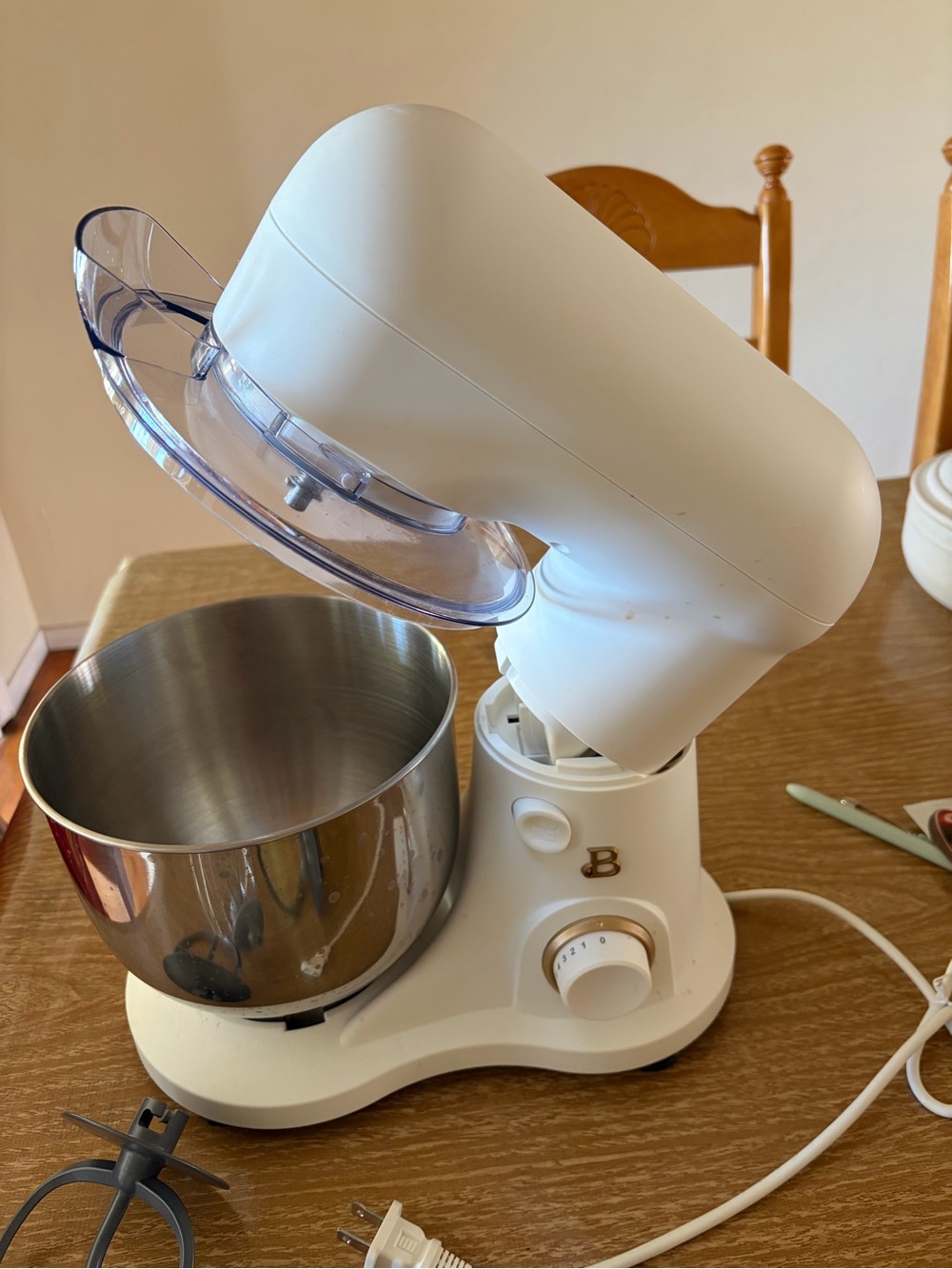 Beautiful 3.5QT stand mixer